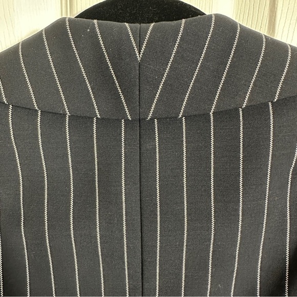 Carlisle size 8 100% wool suit blazer, pinstripe, fully lined, gabardine‎ - Picture 9 of 9